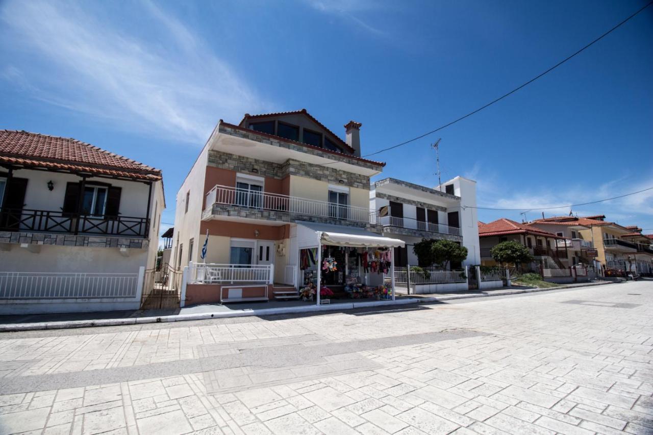 Golden Attic Apartamento Néa Ródha Exterior foto