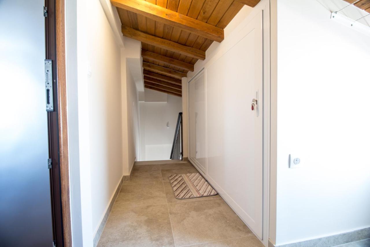Golden Attic Apartamento Néa Ródha Exterior foto